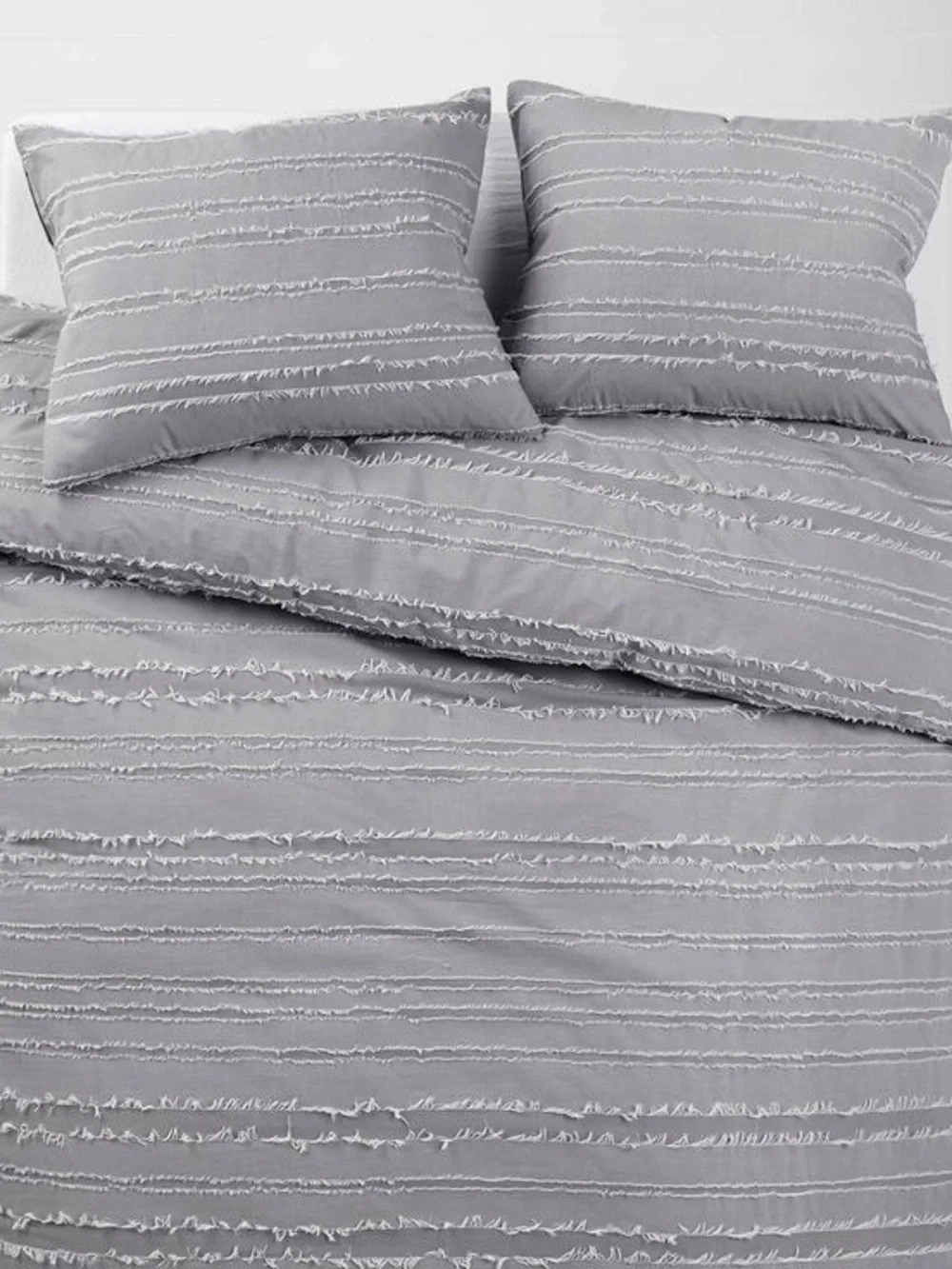 Dormify Full/Queen Light Gray Textured Fringe Comforter set with Shams